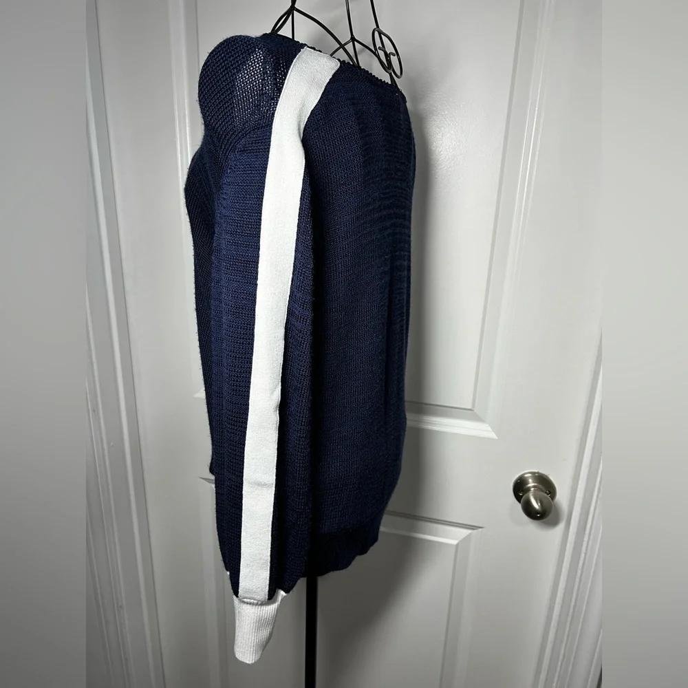 Elie Tahari Navy and White Knit Top‎